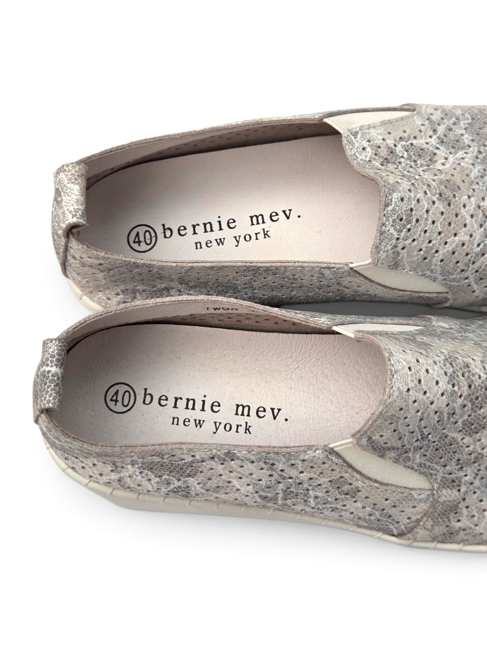 bernie mev. Metallic Silver / Tan Lace Perforated Slip On Loafers Sneakers EU 40 - Picture 3 of 10